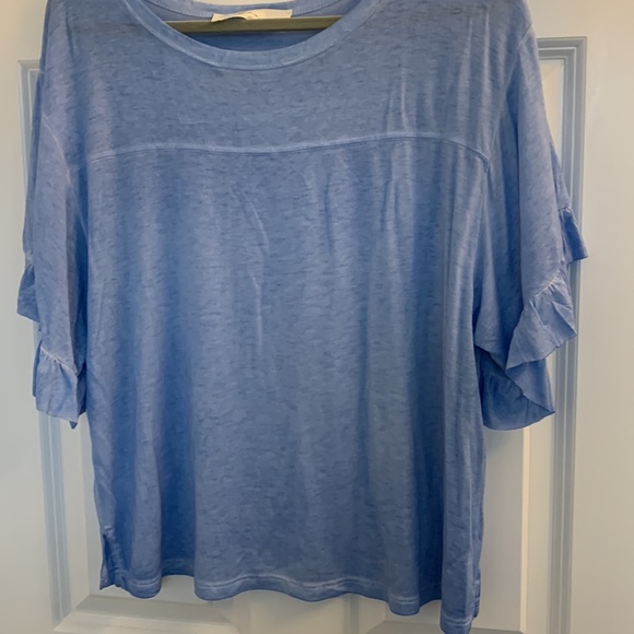 Size S like newWOTs 96% polyester4% spandex ruffled sleeve trim loose fit - Picture 3 of 5